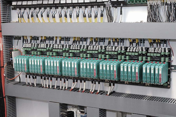 Fieldbus power supplies with physical layer diagnostics