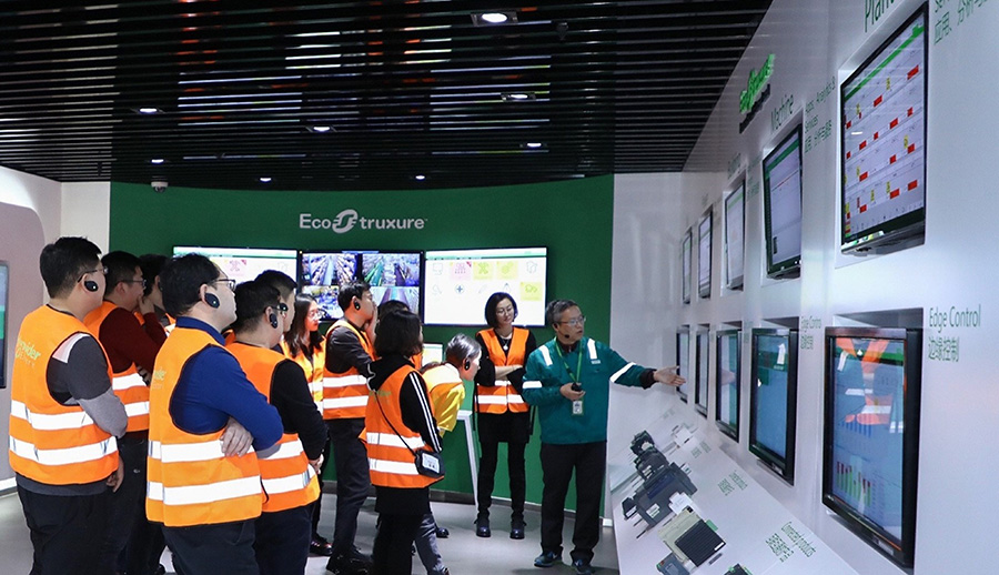 스마트공장 쇼케이스 역할로 구축된 슈나이더 베이징 중저압 기기 회사