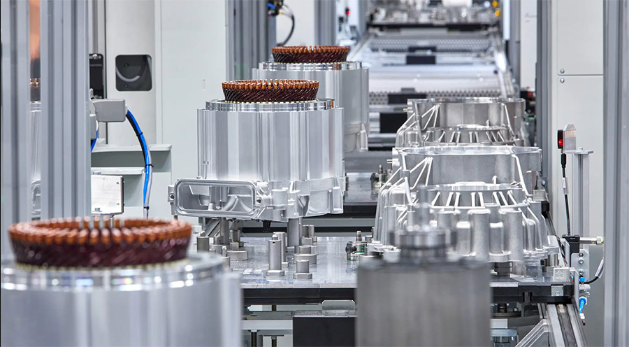 During stator production, wires are welded to ensure that the current in the electric motor can flow unhindered.