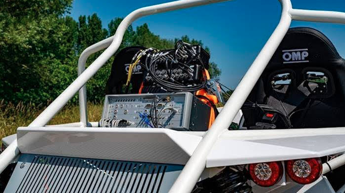 Simcenter SCADAS RS는 이제 Simcenter SCADAS Recorder, Mobile, Lab 시스템과 결합해 채널 수를 확장하고 기존 투자의 기능을 업그레이드할 수 있다.