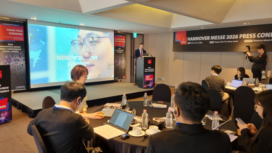 폰 몬쇼우(Hubertus von Monschaw) 이사